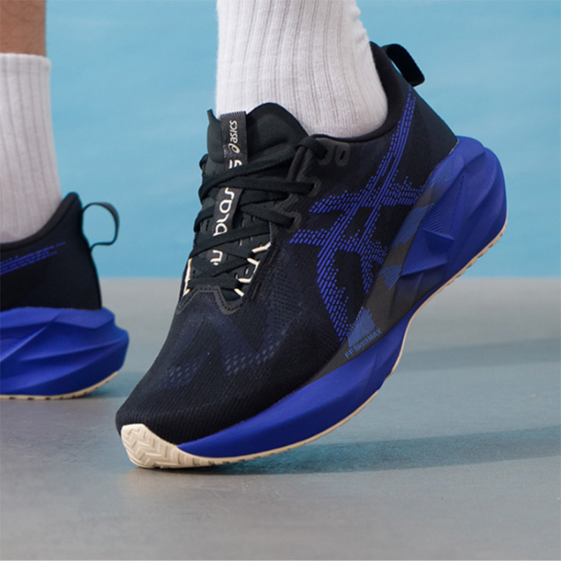 Asics NOVABLAST 5 Zwart Koning - Badminton Victory recensie en prijs